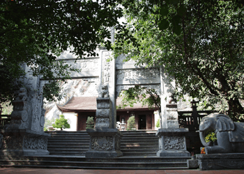 King Le Dai Hanh Temple