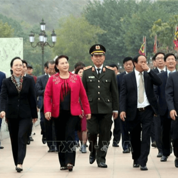 Chairman of the National Assembly visited the Bach Dang Giang