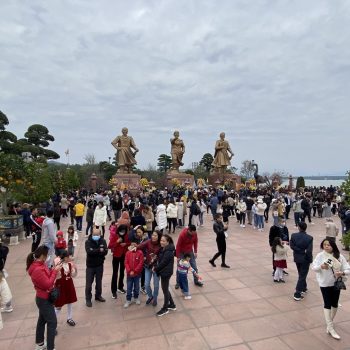 Khu di tích lịch sử Bạch Đằng Giang thu hút lượng du khách lớn trong kỳ nghỉ Tết